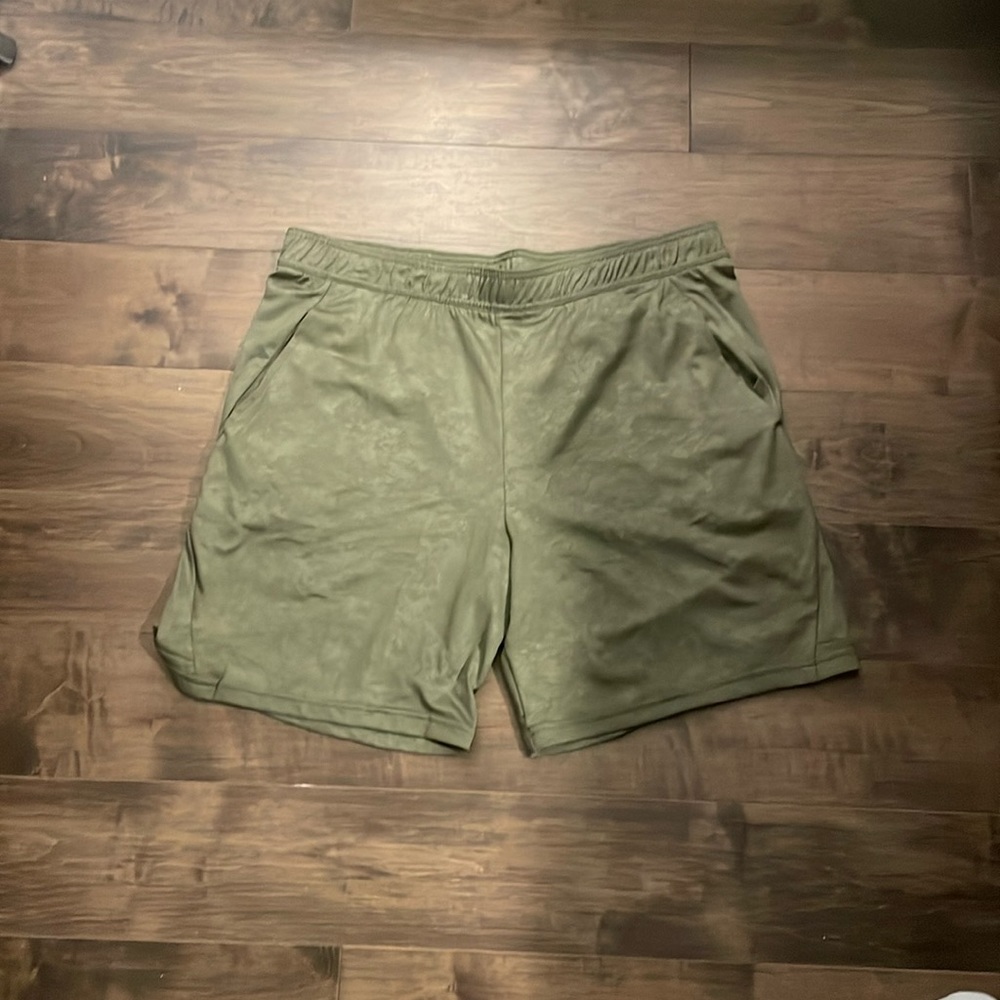 Olive green comfy shorts L